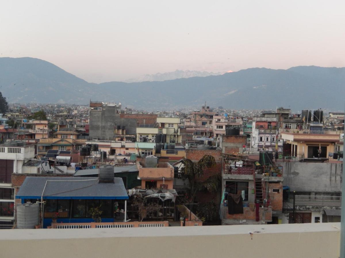 Shine Homestay Famille Francophone - Shine Home And Apartment Kathmandu Exterior photo